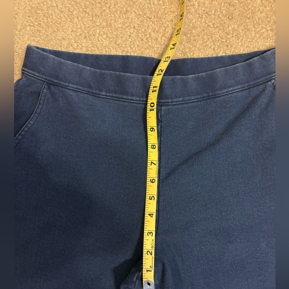 L.L. Bean Fleece Lined Denim Slip On Pants Size Medium Stretch Waist Petite MP - Picture 6 of 12